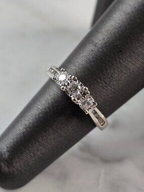 Womens Vintage Estate 10K White Gold Diamond Ring 2.5g E6731